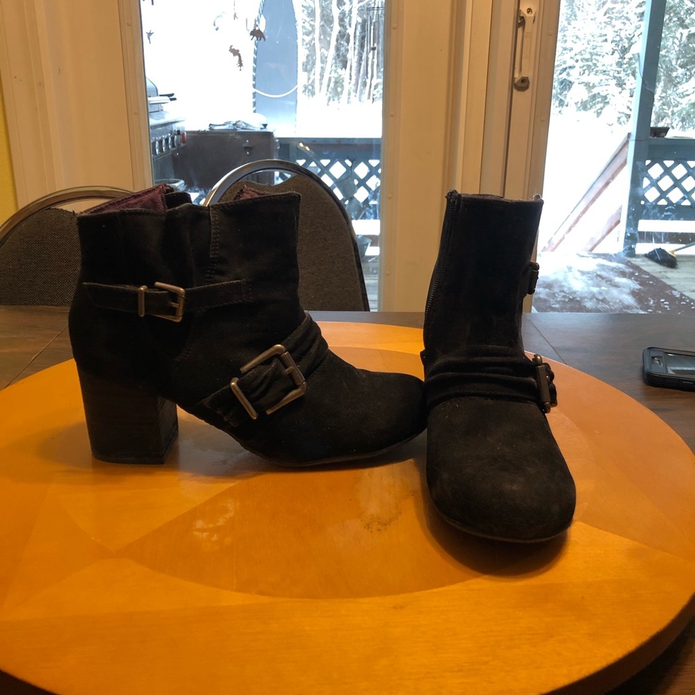 Only worn once blow fish heeled boots